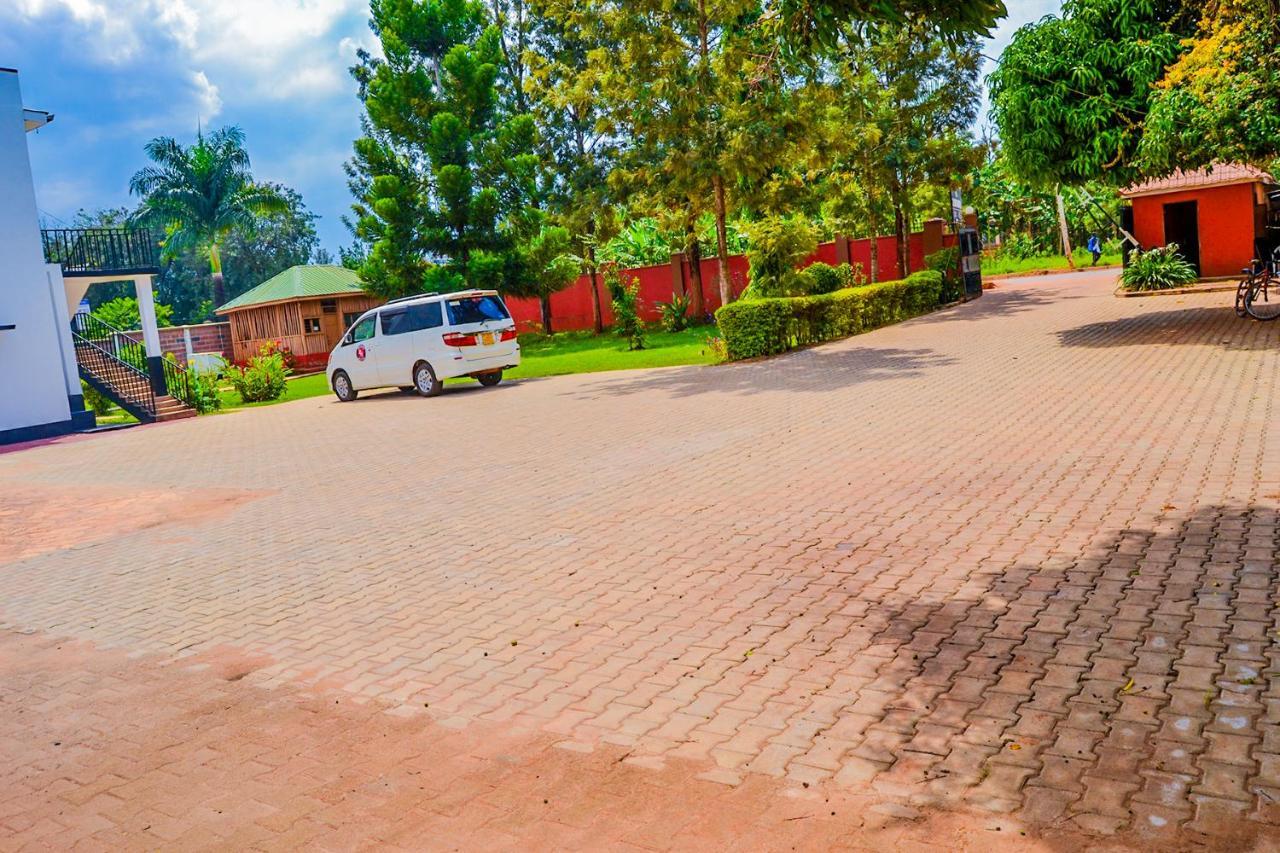 Bilkon Hotel Jinja Exterior photo